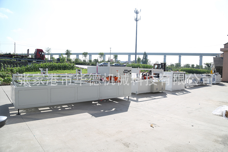 PVC塑料管材挤出生产线设备 PVC塑料管材挤出生产线设备