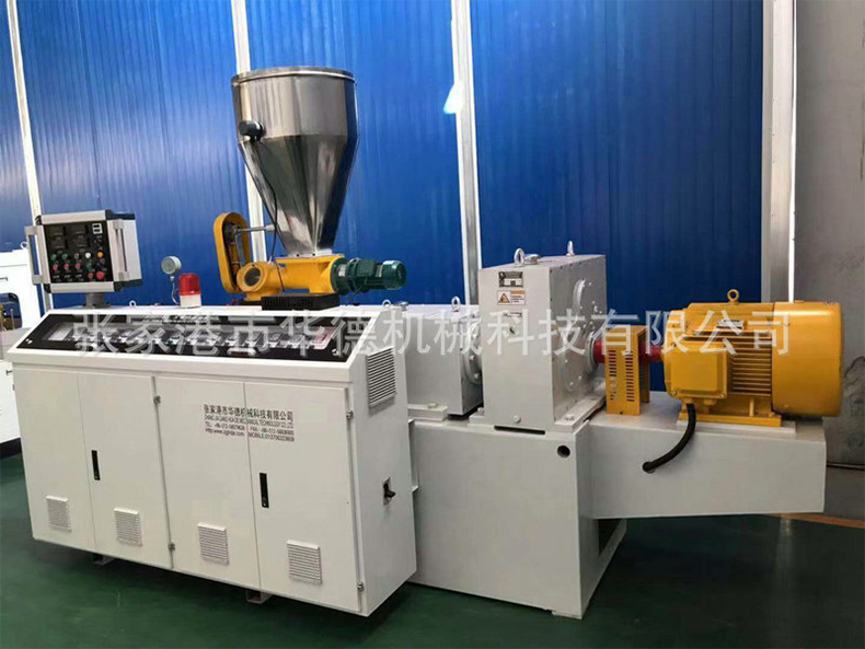 PVC一出四穿线管管材生产线