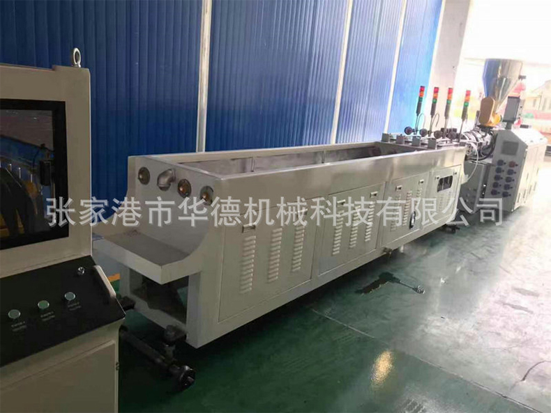 PVC一出四穿线管管材生产线