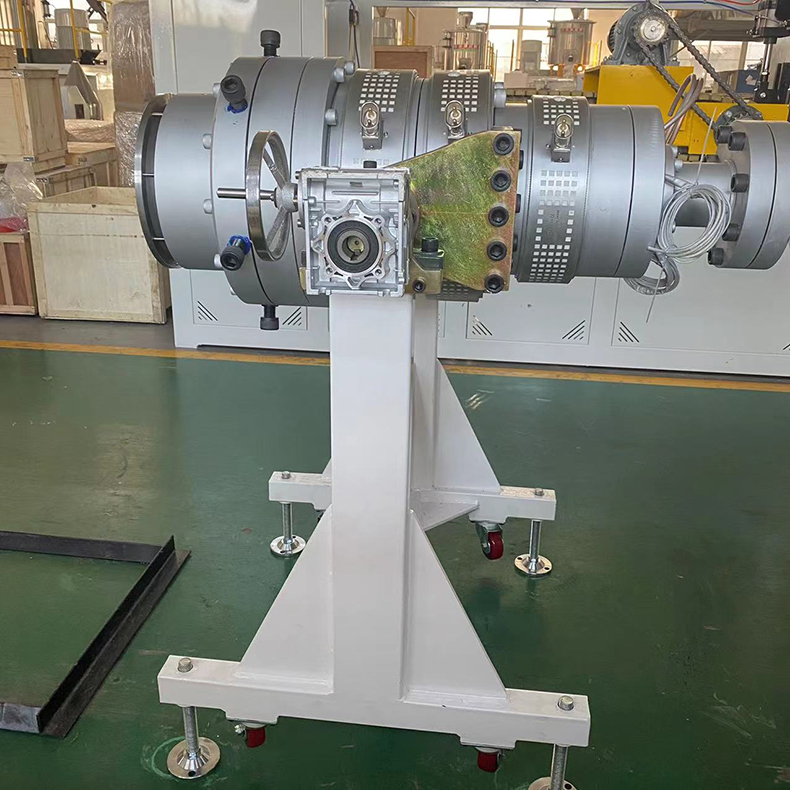 PE50-250管材生产线 塑料管材生产设备 pe两层三层管材挤出机