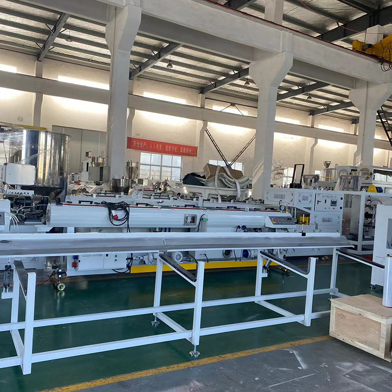 PE50-250管材生产线 塑料管材生产设备 pe两层三层管材挤出机