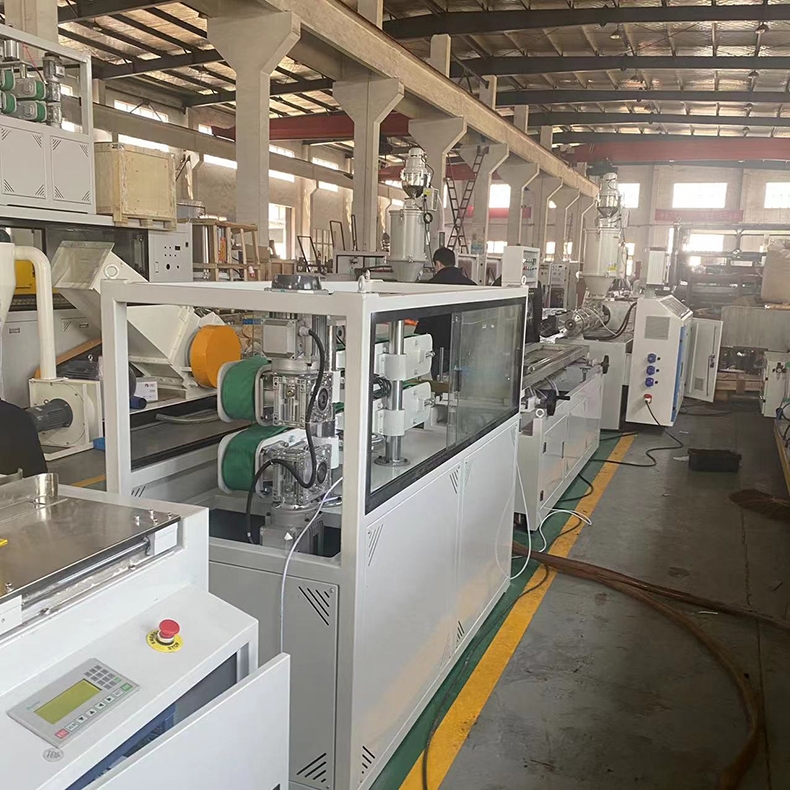 张家港PC灯管挤出机 双色LED灯管生产线 单螺杆挤出机灯管生产设备