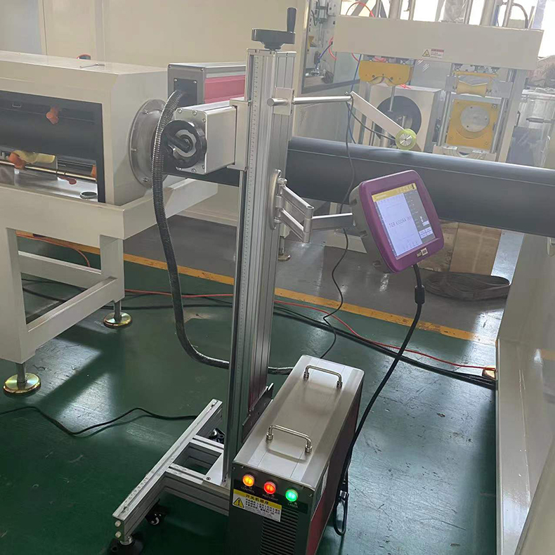 张家港市管材设备厂家 塑料管材型材PVCPEPPR20-30-50W激光喷码机 打码机 油墨喷码机设备